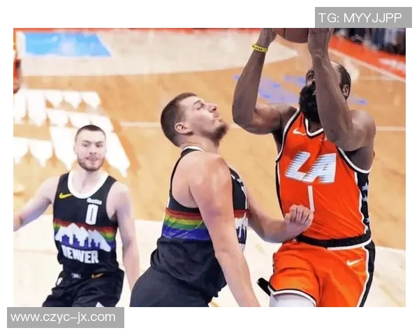 掘金与快船激烈对抗哈登约老师戈登等多名球员均遭罚出场 掘金与快船激烈对抗哈登约老师戈登等多名球员均遭罚出场